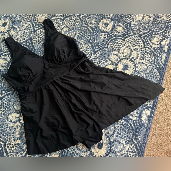 NWOT Torrid Wireless Short Asymmetrical Swim Dress - Picture 3 of 14